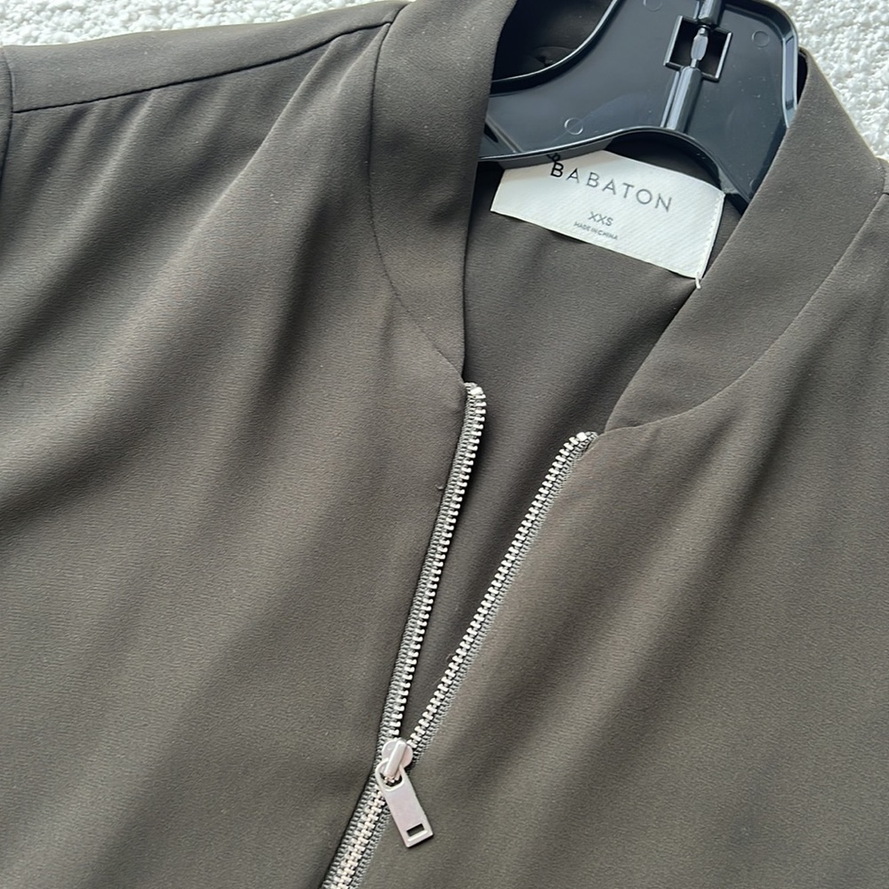 Aritzia olive jacket / zip up size xxs - Picture 2 of 5